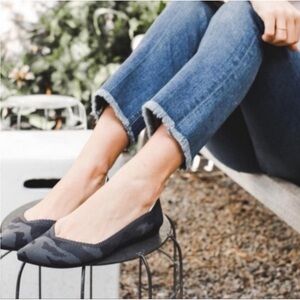 Rothy’s Point Flat in Grey Camo